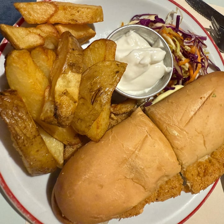 photo of Gordo Vegano sandwich de pollo crispy shared by @unavegana on  30 Aug 2025 - review