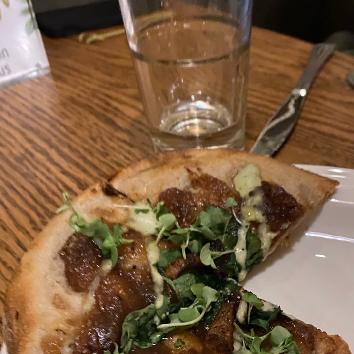 photo of Jardin Mole Flatbread shared by @zuhura on  10 Dec 2023 - review