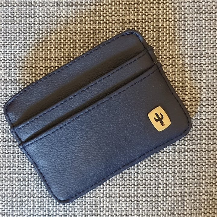 photo of Vegan Leather Co. Wallet shared by @siddharthjayaprakash on  01 Jan 2024 - review