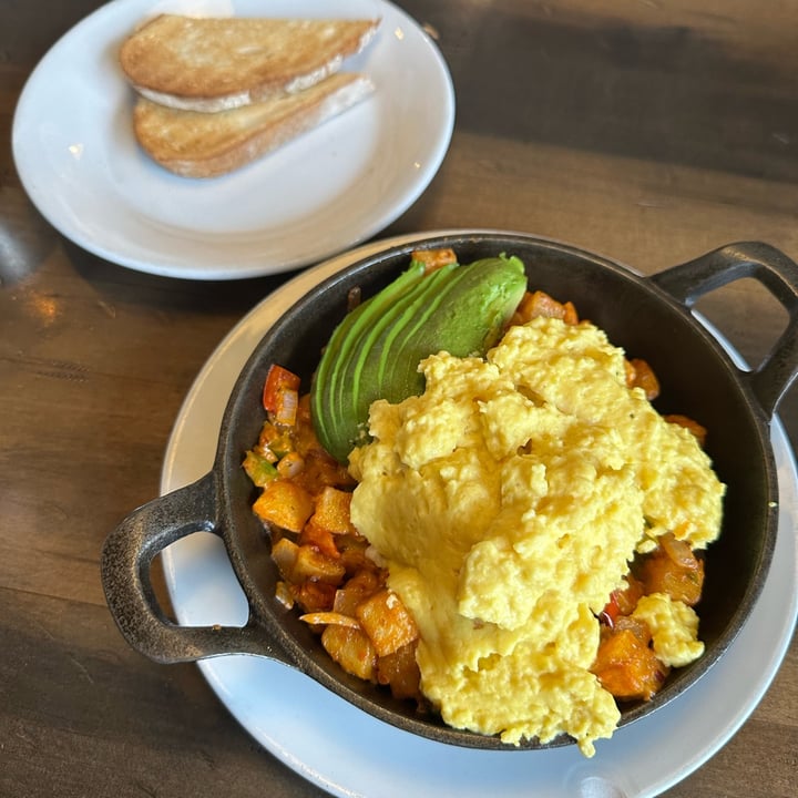 photo of Harvest Room - Palos Heights Vegan Bravas Skillet shared by @crazeedeysi on  30 Jul 2024 - review