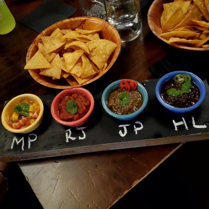 photo of La Reina Salsa Flight shared by @whatacuriousnotion on  11 May 2024 - review