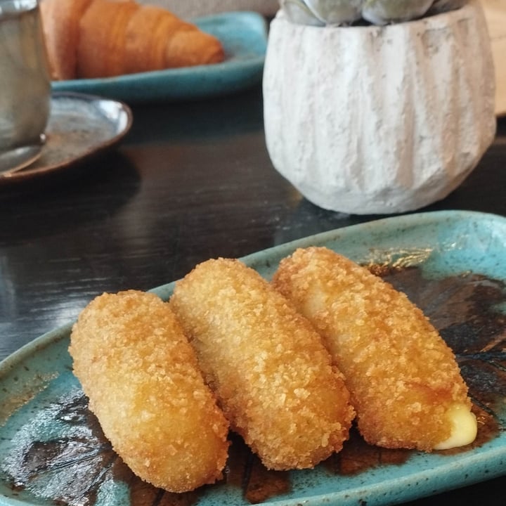 photo of YUCAFÉ Earth-Based | Café com Menu à Base de Plantas Bolinho Yuca shared by @lelelarcher on  09 Aug 2025 - review
