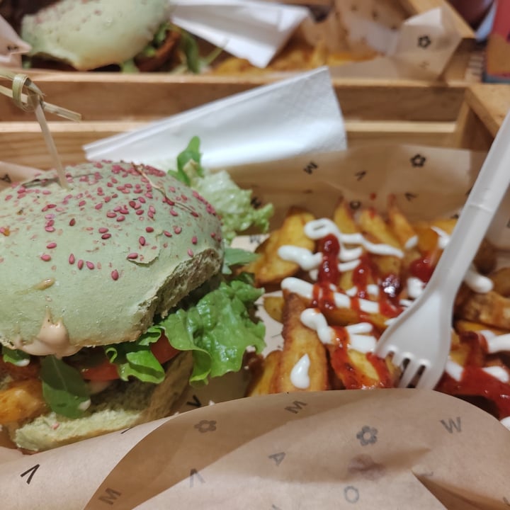 photo of Flower Burger Elf burger shared by @elevegansoul on  10 Dec 2023 - review