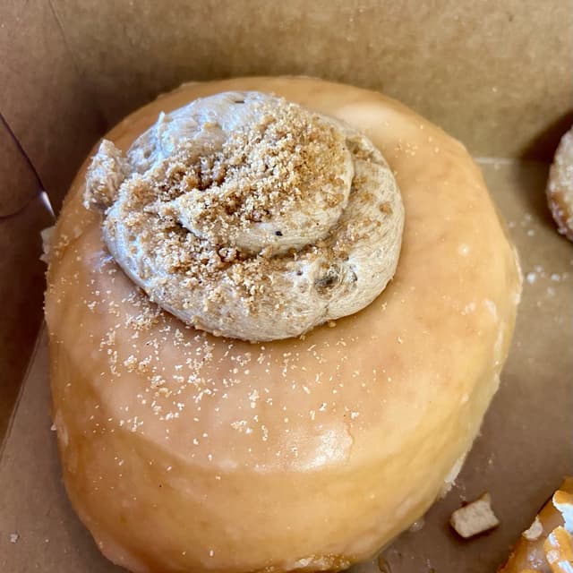 Photo of the dish “maple cookie butter donut”