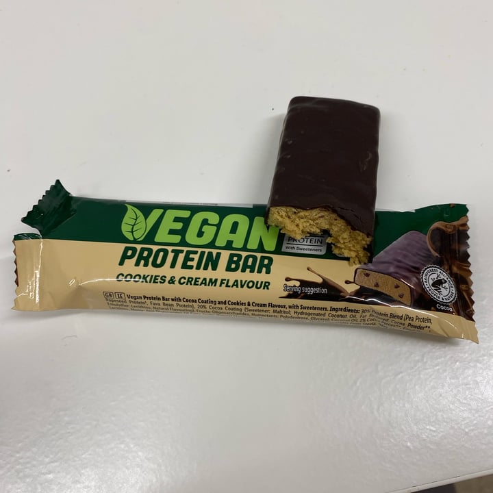 photo of Lidl Vegan Protein Bar Cookies & Cream Flavour shared by @vegansuttonmama on  09 Jan 2024 - review