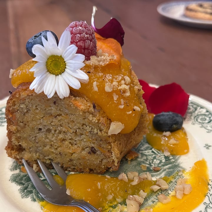 photo of Los Padmitos Vegetarian and vegan Food Torta De zanahoria shared by @carlottaferrero on  13 Jul 2025 - review