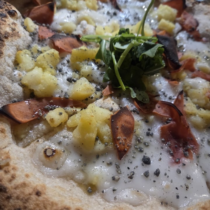 photo of Locanda Sa Matracca Cagliari Pizza Veggy shared by @valepav on  10 Jun 2025 - review