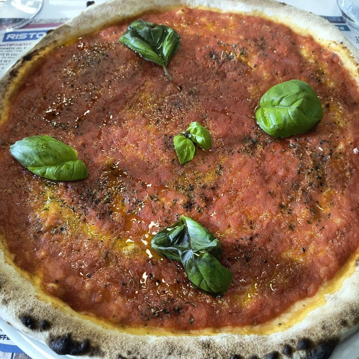 photo of Ristorante Pizzeria al Parco pizza Marinara shared by @moth on  10 Jan 2025 - review