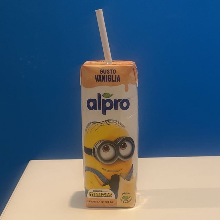 photo of Alpro Bevanda di soia gusto vaniglia shared by @theveggienotebook on  08 Aug 2025 - review