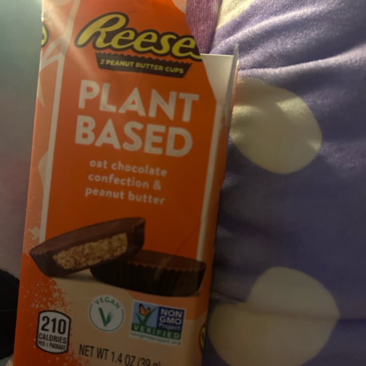 photo of Reese's plant based oat chocolate shared by @justsomeenby on  11 Jan 2024 - review