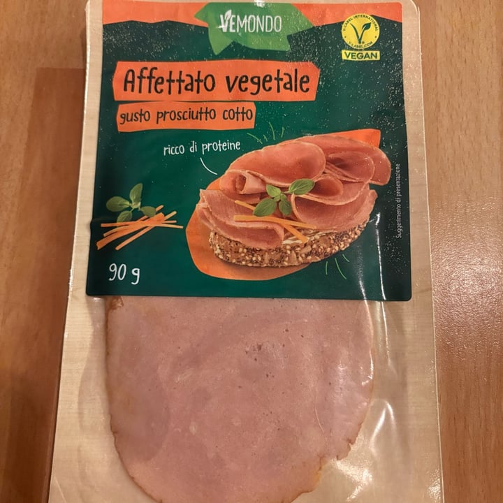photo of Vemondo Affettato Vegetale Gusto Prosciutto Cotto shared by @hail-seitan on  29 Sep 2025 - review