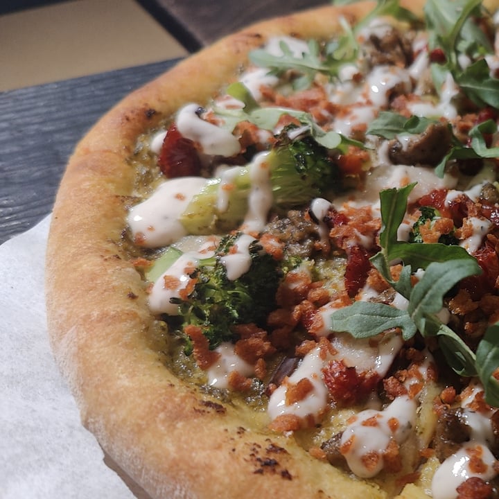 photo of Virtuous Pie Pesto CBR Pizza shared by @mikebroadhead on  16 Feb 2025 - review