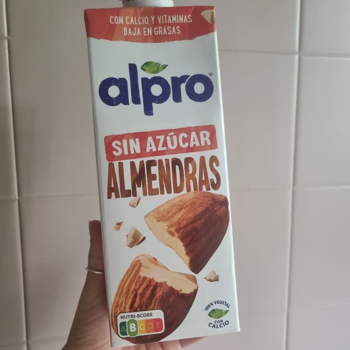 photo of Alpro Bebida Almendra sin azúcar shared by @noelite on  27 Apr 2024 - review