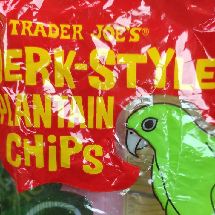 photo of Trader Joe's jerk style plantain chips shared by @alessandraaaa on  07 Aug 2025 - review
