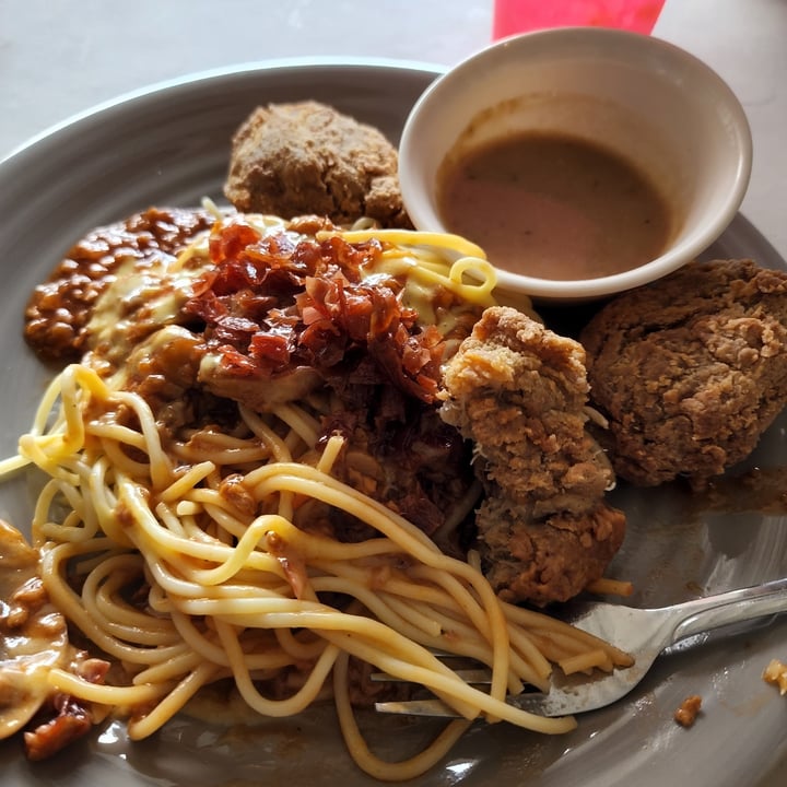 photo of Good Food Sundays spaghetti with 3 pcs fried chick'un shared by @teamaldous on  05 May 2024 - review