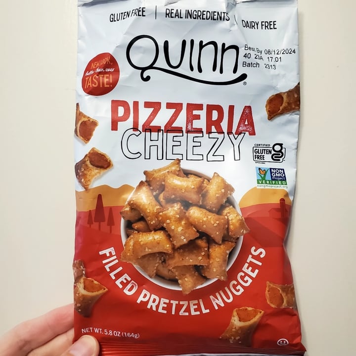 photo of Quinn Snacks Plant Based Pizzeria Cheezy Filled Pretzel Nuggets shared by @whatacuriousnotion on  20 Dec 2023 - review