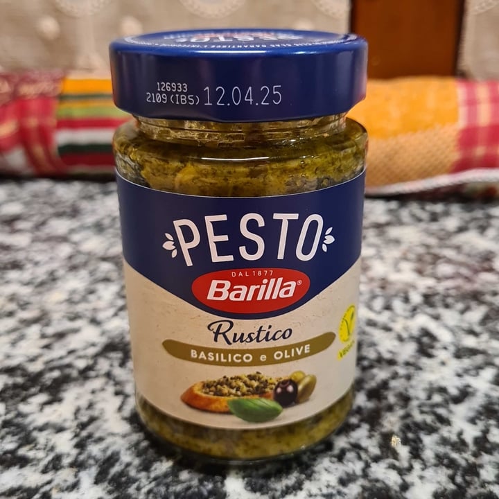 photo of Barilla Pesto rustico Basilico E Olive shared by @alesssssssia on  08 Mar 2024 - review