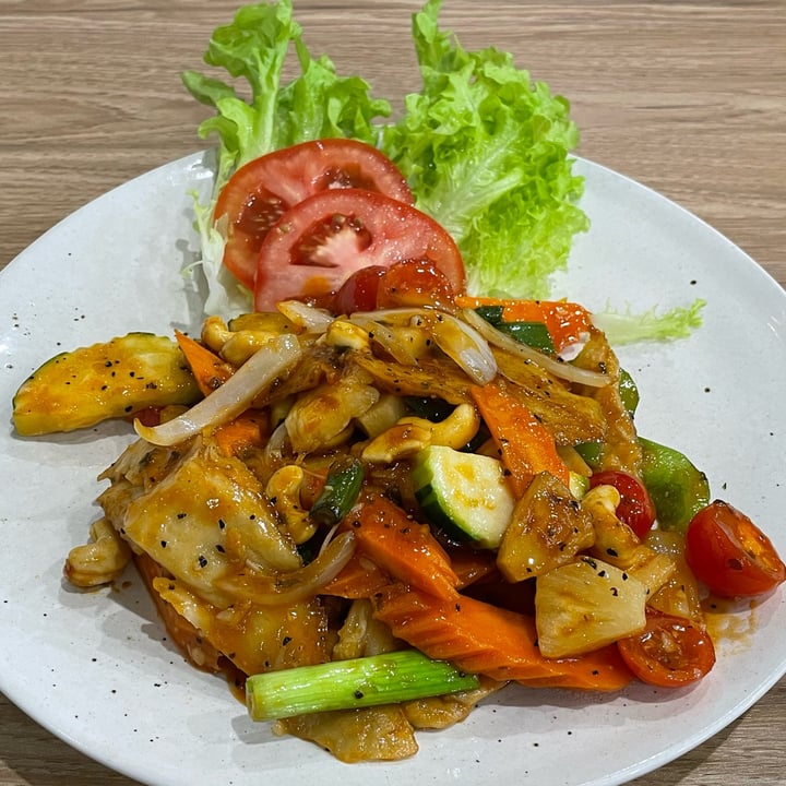 photo of Vega cafe Sweet & Sour Stir Fried shared by @veganpr on  17 Nov 2023 - review