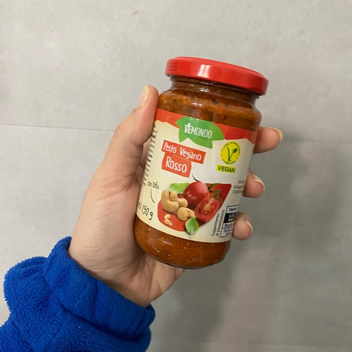 photo of Vemondo pesto vegano rosso shared by @arjolla on  11 Jan 2024 - review