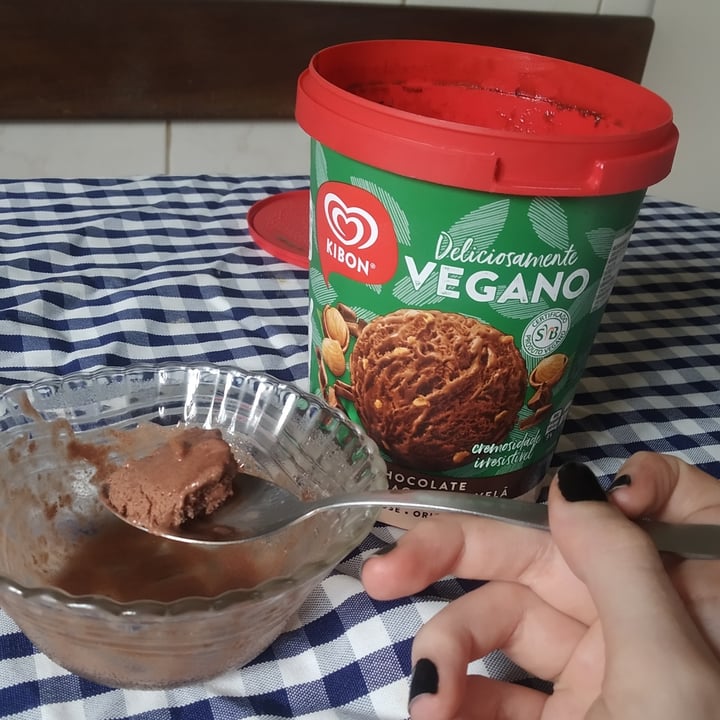 photo of Kibon  Chocolate com Pedaços De Avelã shared by @luisafdem on  11 Nov 2023 - review