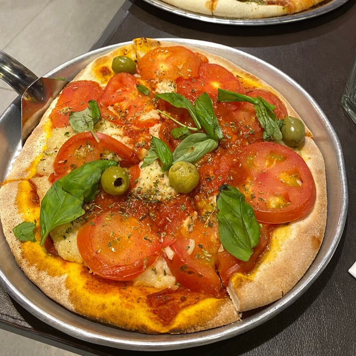 photo of La Guitarrita | Lomitas Street Pizzas veganas VARIAS shared by @orneherrera on  13 Aug 2025 - review