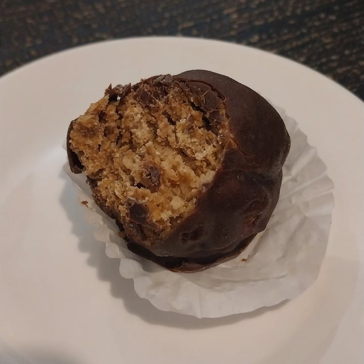 photo of El Gran Tirano Bolita de crema de maní y chocolate shared by @pauluna on  24 Feb 2025 - review