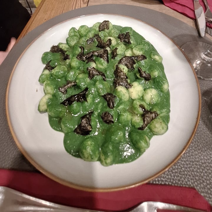 photo of Circolo Arolese Gnocchetti con fonduta di spinaci e alga nori shared by @grepap on  16 Mar 2024 - review