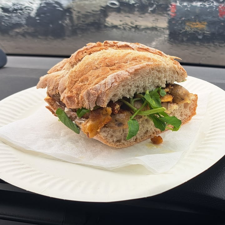 photo of Be Kind The Vegan Coffee Caravan Breakfast Bap shared by @trailrunningman on  05 Nov 2023 - review