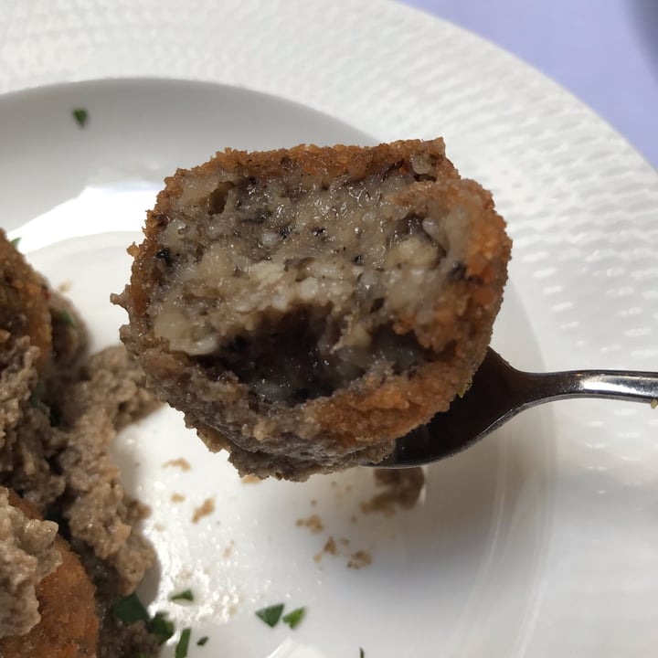 photo of Funghi e tartufo Arancine Funghi e Tartufo shared by @lordsnooks on  07 Oct 2025 - review