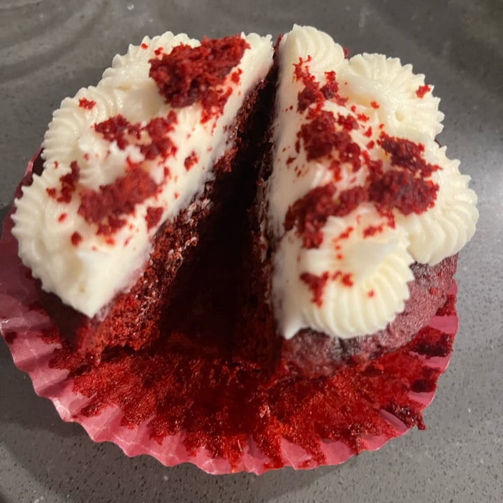 photo of 4th & State red velvet cupcake shared by @sgerber33 on  13 Nov 2023 - review