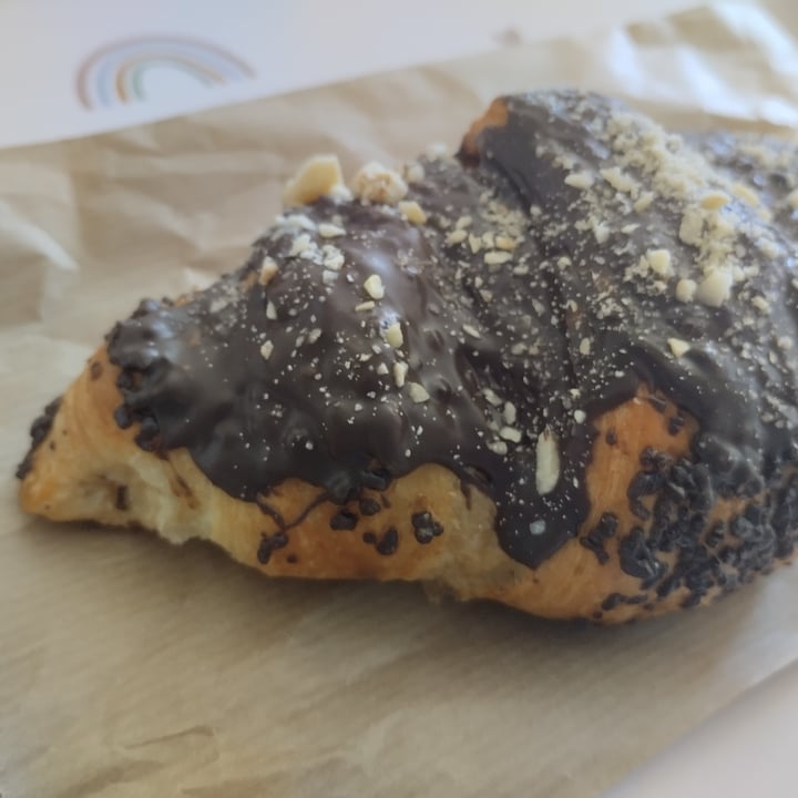 photo of Vonuts Vegan Croissant Choco-avellanas shared by @sam911bee on  31 Mar 2024 - review