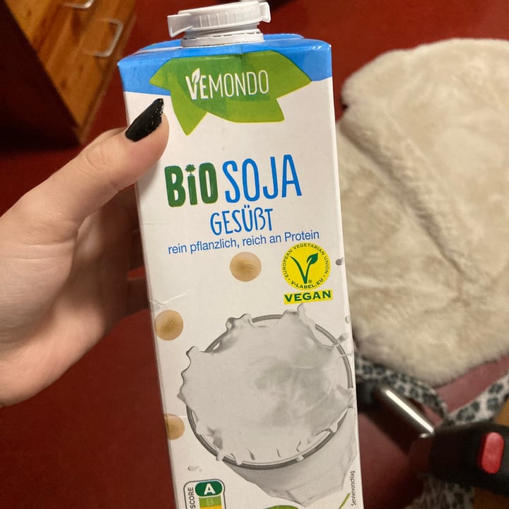 photo of Vemondo soja drink shared by @enchantinggiraffe62 on  28 Nov 2023 - review