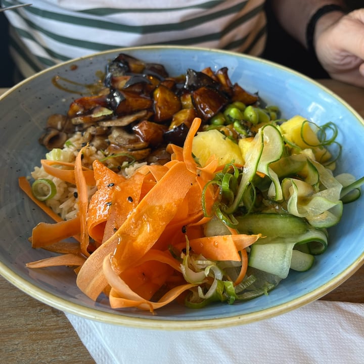 photo of Lekker Kalk Bay Cape Town South Africa Teriyaki Aubergine Poke Bowl shared by @mimi2308 on  03 Dec 2023 - review