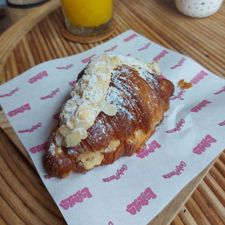 photo of LaGula By The Hungry Tapir Almond Croissant shared by @lucyvictoria92 on  09 Mar 2024 - review