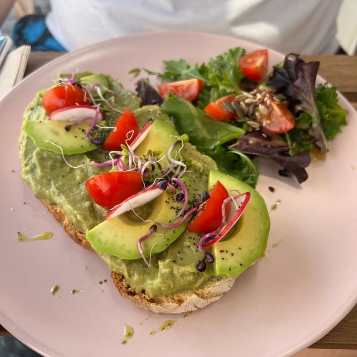 photo of Sugar Rabbit Kaffé Avocado toast shared by @annatridici on  04 Jul 2024 - review