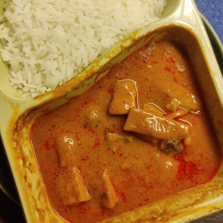 photo of Yi Pin thailändsk röd curry med friterad tofu shared by @enkelvegan on  19 Sep 2023 - review