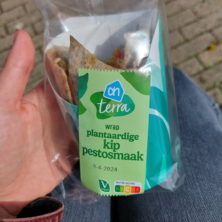 photo of Albert Heijn terra wrap plantaardige kip pestosmaak shared by @frendssnotfood on  08 Apr 2024 - review