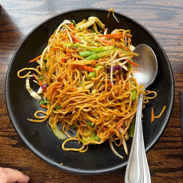 photo of PF Chang's Lo Mein Vegetariano shared by @marianavalevrg on  26 Apr 2025 - review