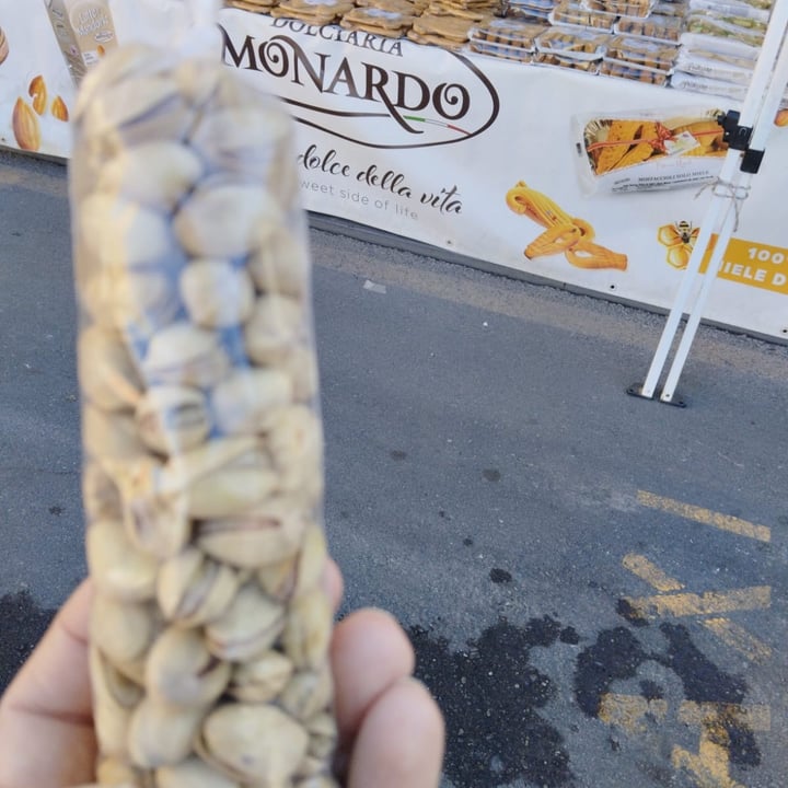photo of Dolciaria monardo pistacchi con guscio shared by @coloratantonella on  10 Oct 2025 - review