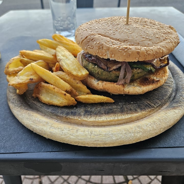 photo of Non solo pizza veggie burger shared by @lindasunny on  06 Aug 2025 - review