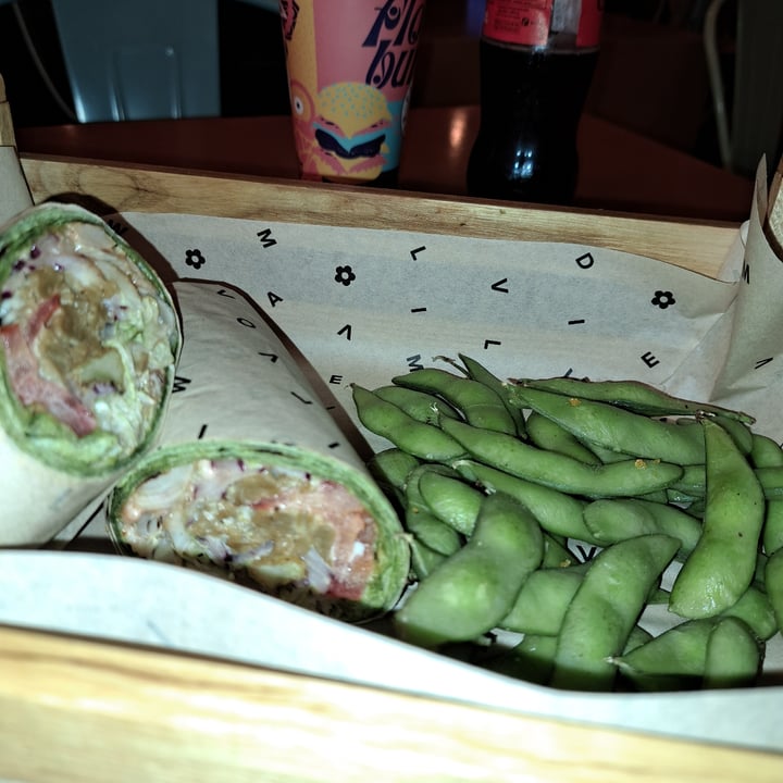 photo of Flower Burger kebroll con edamame shared by @elisaiezzi on  03 Sep 2023 - review