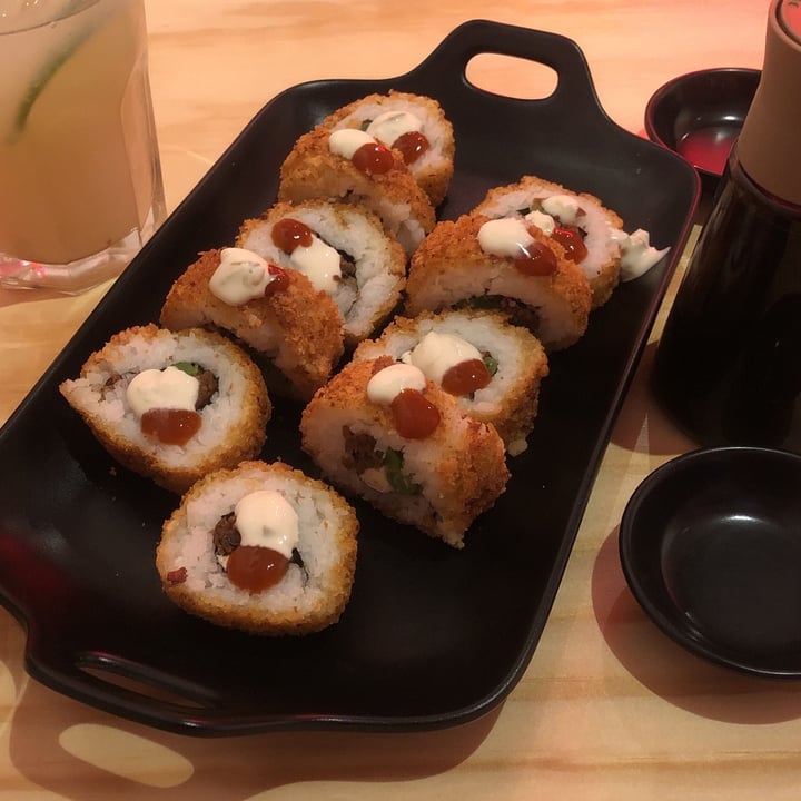 photo of Godzu Cocina Asiática Gomora Roll shared by @maiz-ollin on  29 May 2024 - review