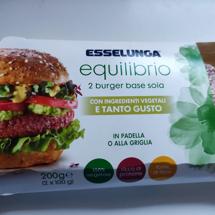 photo of Esselunga equilibrio burger di soia shared by @user123987 on  03 Sep 2023 - review