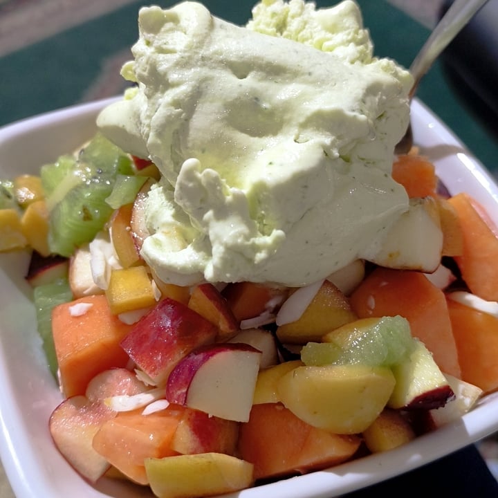 photo of Herbívoro restaurante vegano Ensalada de Frutas shared by @unanavedepapel on  16 Dec 2024 - review