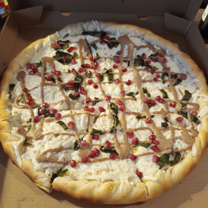 photo of Veggino's Pizza Pizza de Chile en Nogada shared by @dianiiiux on  01 Sep 2025 - review