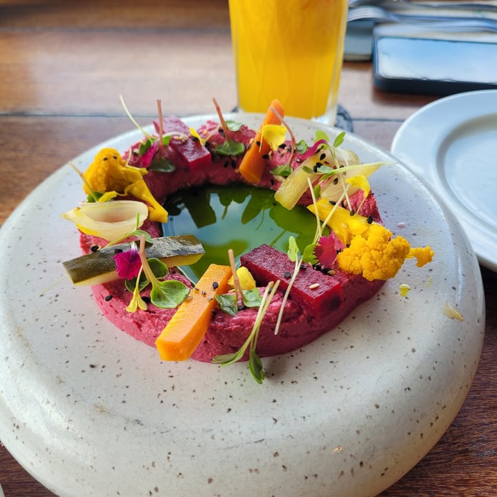 photo of Rocka Restaurant & Beach Lounge Hummus De Remolacha Con Pickle De Vegetales shared by @jorjac on  01 Feb 2024 - review