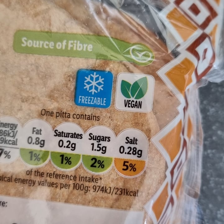 photo of Rowan Hill Bakery 6 Wholemeal Pitta Breads shared by @martieffe90 on  27 Apr 2024 - review