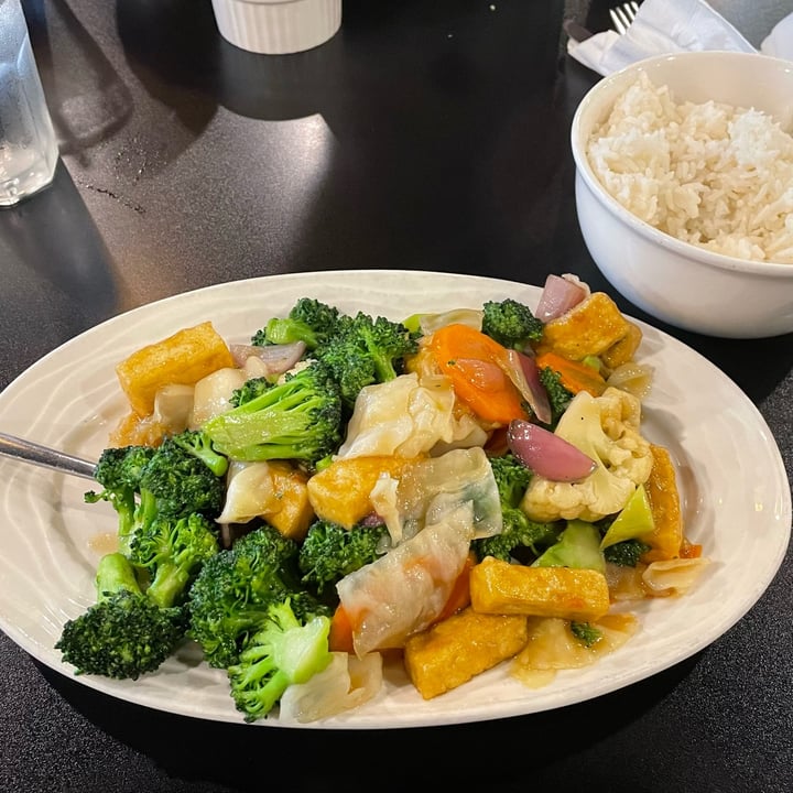 photo of Kim's Asian Restaurant Mixed vegetables and tofu shared by @smsilly on  19 Aug 2023 - review