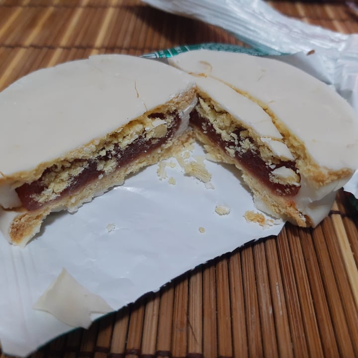 photo of Felices Las Vacas Alfajor Blanco Con Membrillo shared by @ktpmor on  01 Jul 2024 - review