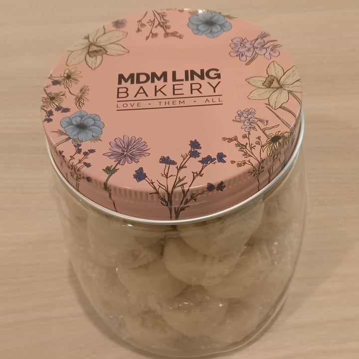 photo of Mdm Ling Bakery Almond Cookies shared by @kismetcandle on  04 Feb 2024 - review